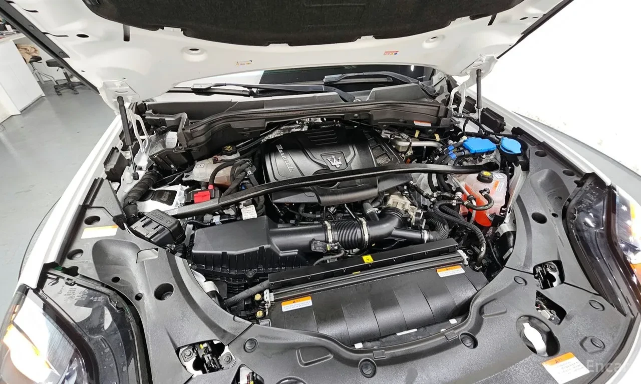 Maserati Grecale GT | 2.0 MHEV | AWD | MATRIX LED | HUD | KEYLESS, снимка 6 - Автомобили и джипове - 55217773