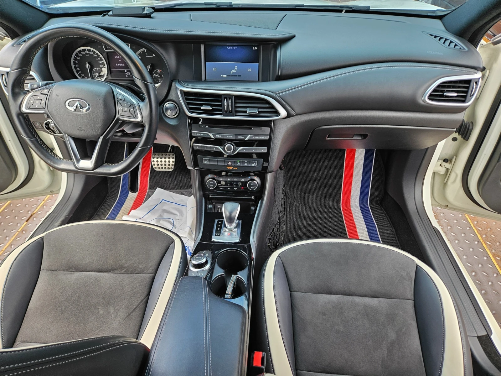 Infiniti Q30 2.0T PREMIUM TECH * КРАЙНА ЦЕНА* FULL MAX, снимка 11 - Автомобили и джипове - 56199015