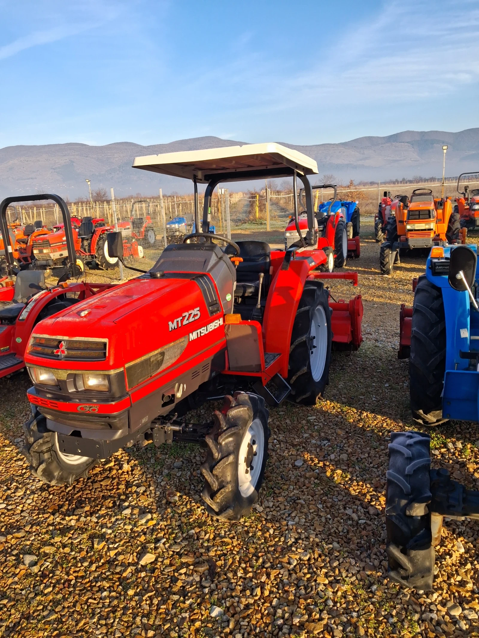 Трактор Kubota Скайтрак  - изображение 3