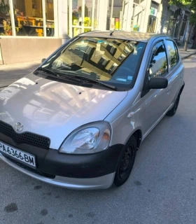 Toyota Yaris 1.0 БЕНЗИН/ ГАЗ, 4 ВРАТИ, КЛИМАТИК, снимка 2