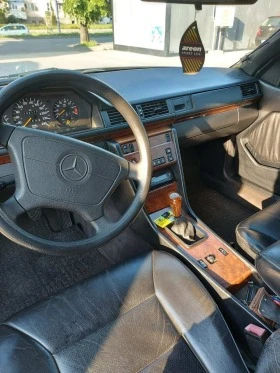 Mercedes-Benz 124 E 200 , снимка 5