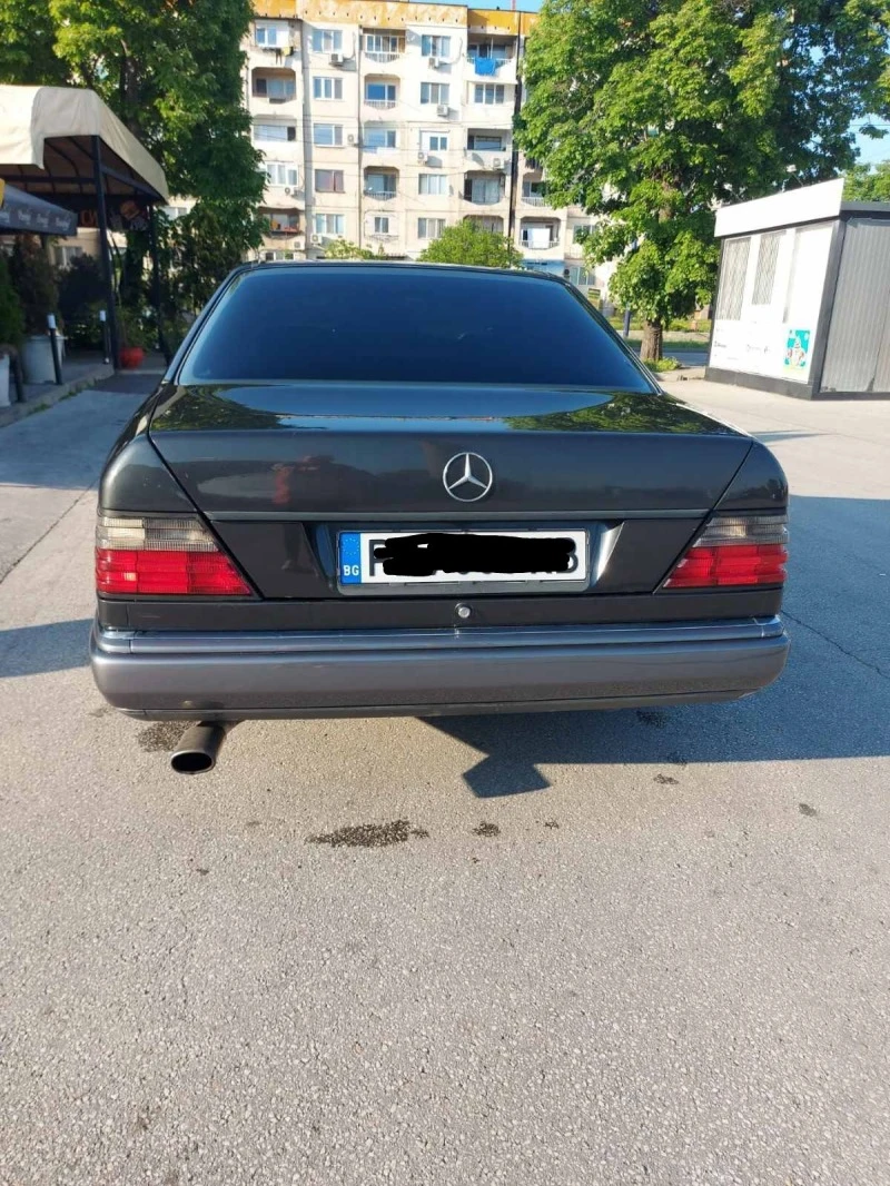 Mercedes-Benz 124 E 200 , снимка 9 - Автомобили и джипове - 47443781