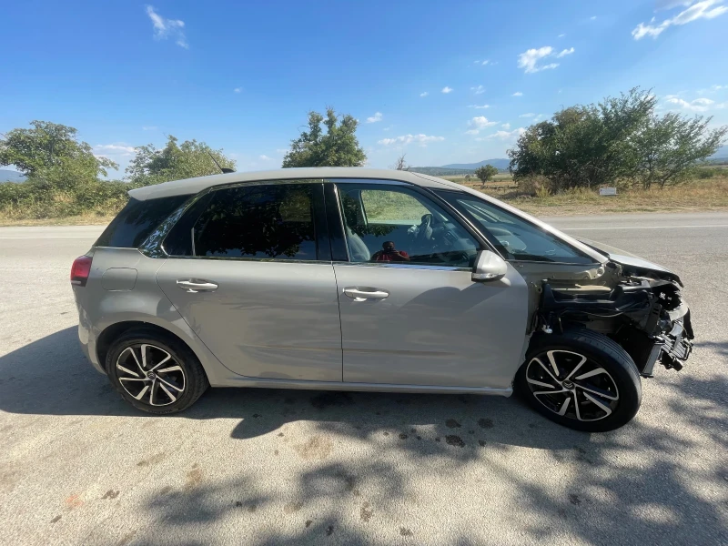 Citroen C4 Picasso 1.6 HDI 120кс - С лек удар!, снимка 4 - Автомобили и джипове - 47019547