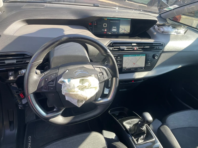 Citroen C4 Picasso 1.6 HDI 120кс - С лек удар!, снимка 16 - Автомобили и джипове - 47019547