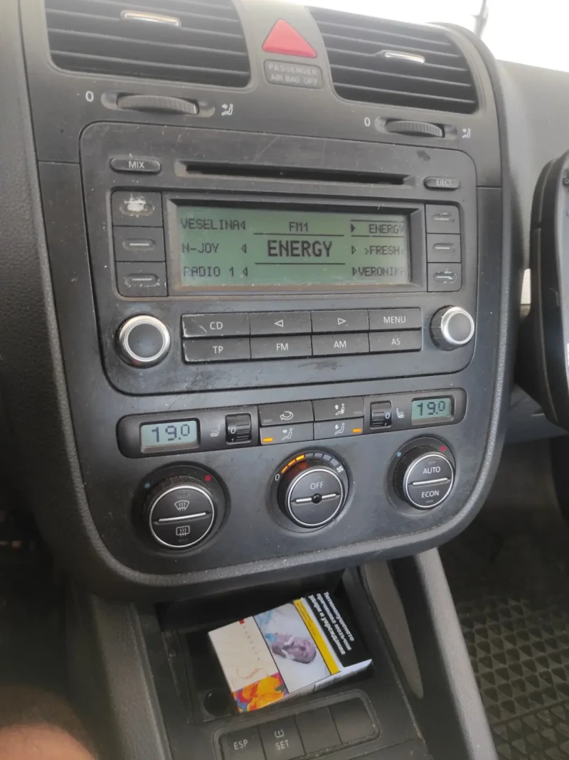 VW Jetta 2.0 tdi-140k.s., снимка 10 - Автомобили и джипове - 51237880