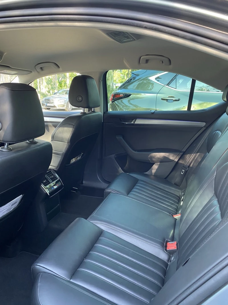 Skoda Superb 1.8 TSI, снимка 3 - Автомобили и джипове - 51525338