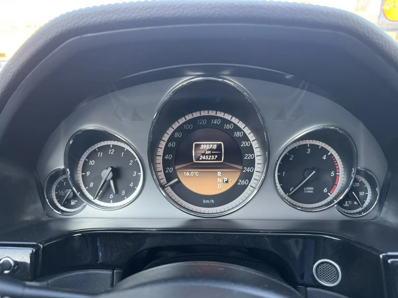 Mercedes-Benz E 350 E-Klasse E 350 CDI T Avantgarde, снимка 8 - Автомобили и джипове - 52581272