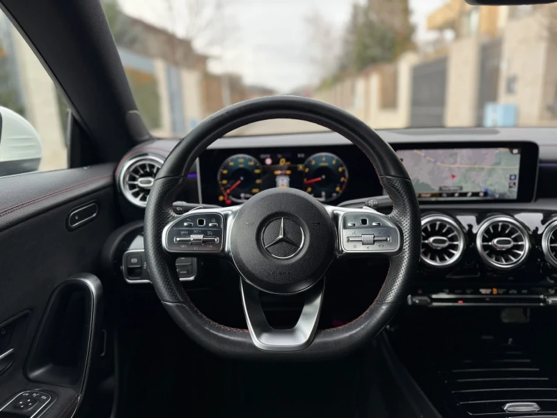 Mercedes-Benz CLA 180 AMG, снимка 11 - Автомобили и джипове - 53529930