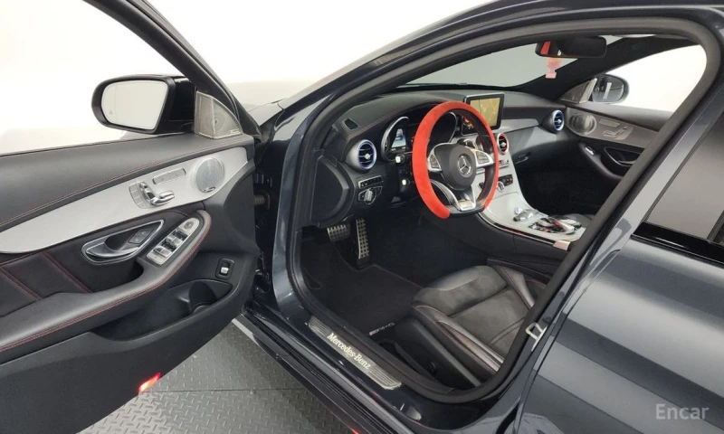 Mercedes-Benz C 450 AMG, снимка 10 - Автомобили и джипове - 53452237