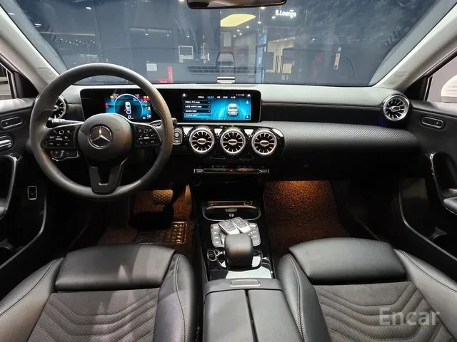 Mercedes-Benz A 220 W177 Sedan, снимка 4 - Автомобили и джипове - 55681760