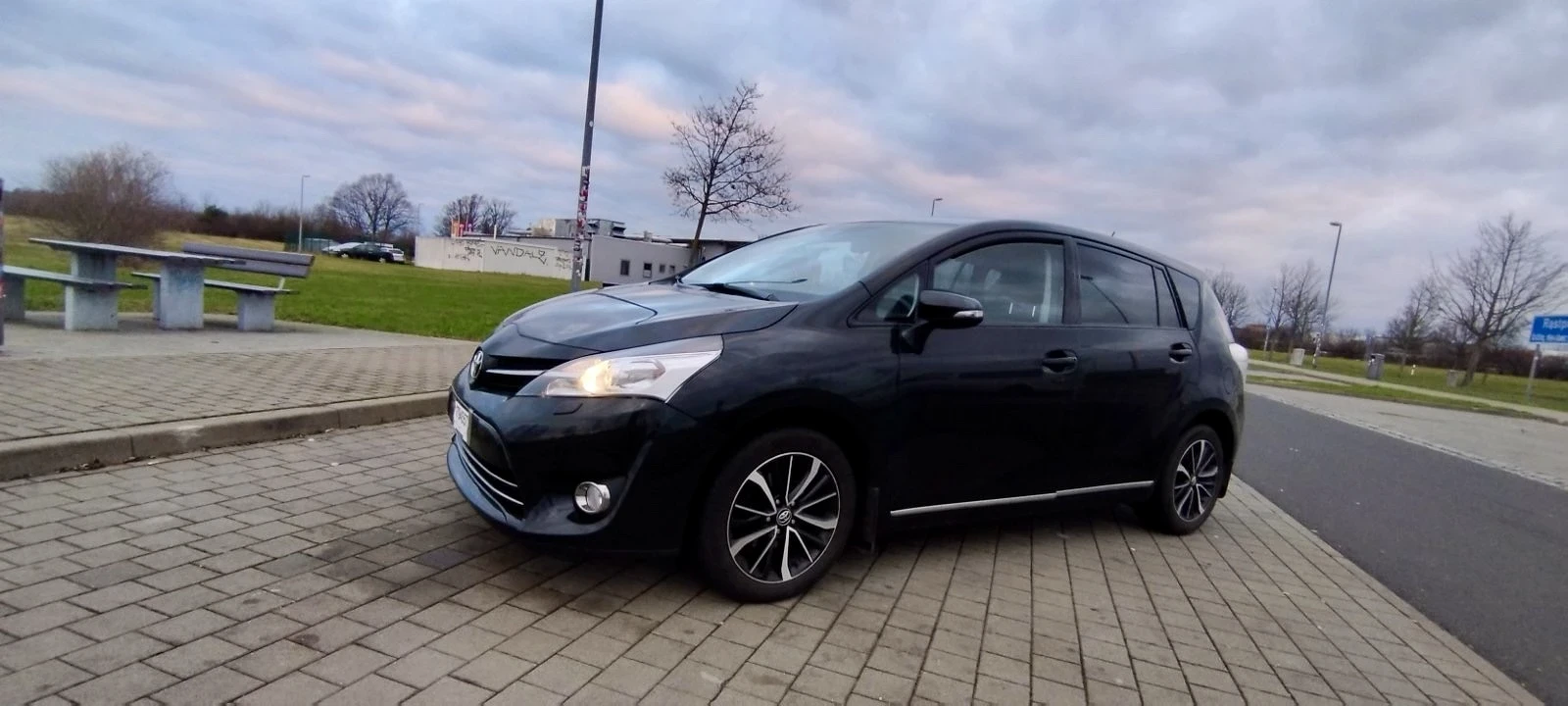 Toyota Verso S -1.8/147 к.с./ 6+ 1, снимка 1