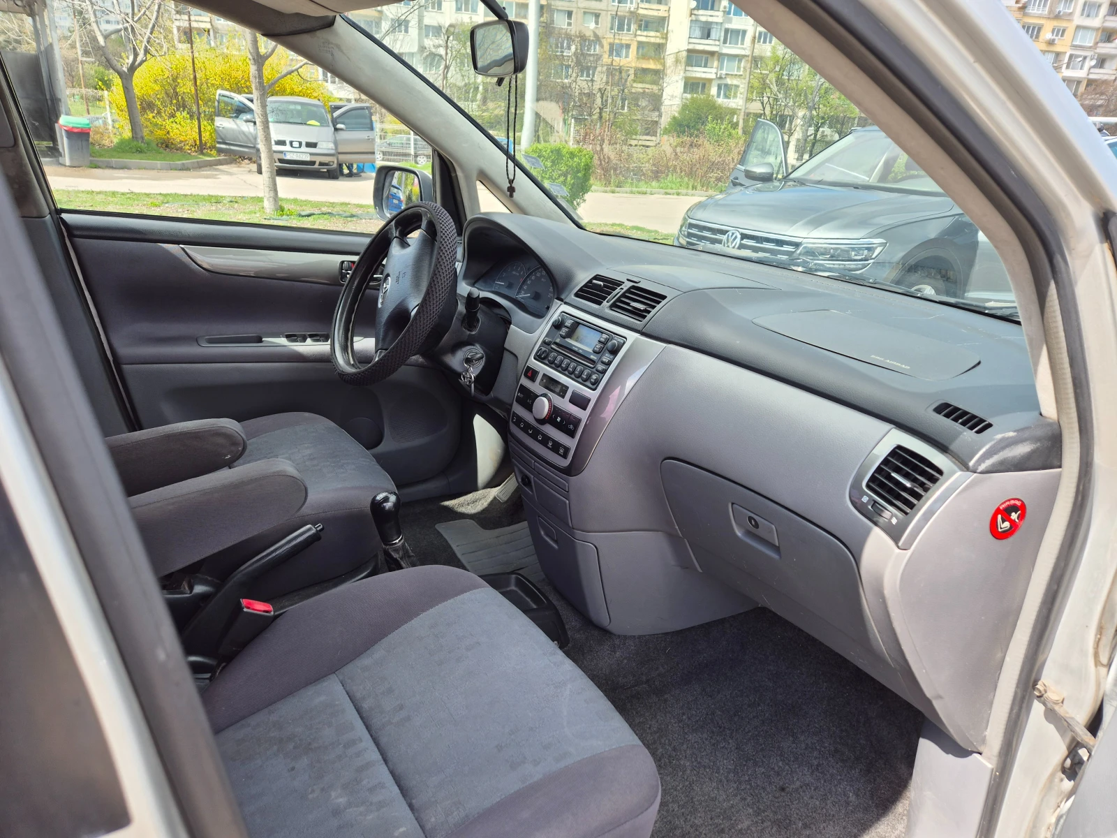 Toyota Avensis verso D4D - изображение 9