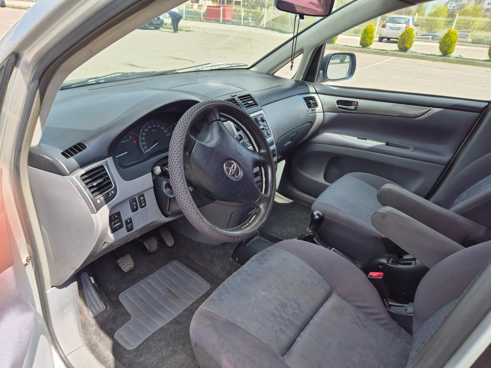 Toyota Avensis verso D4D - изображение 5