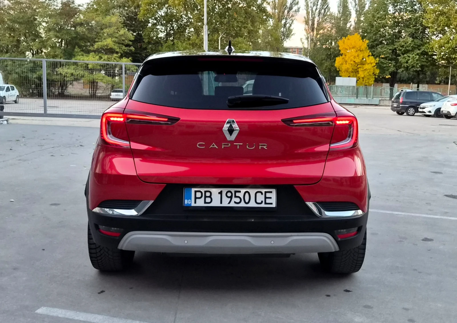 Renault Captur Plug-in Hybrid /88000км/ В ГАРАНЦИЯ /Обслужен - изображение 6