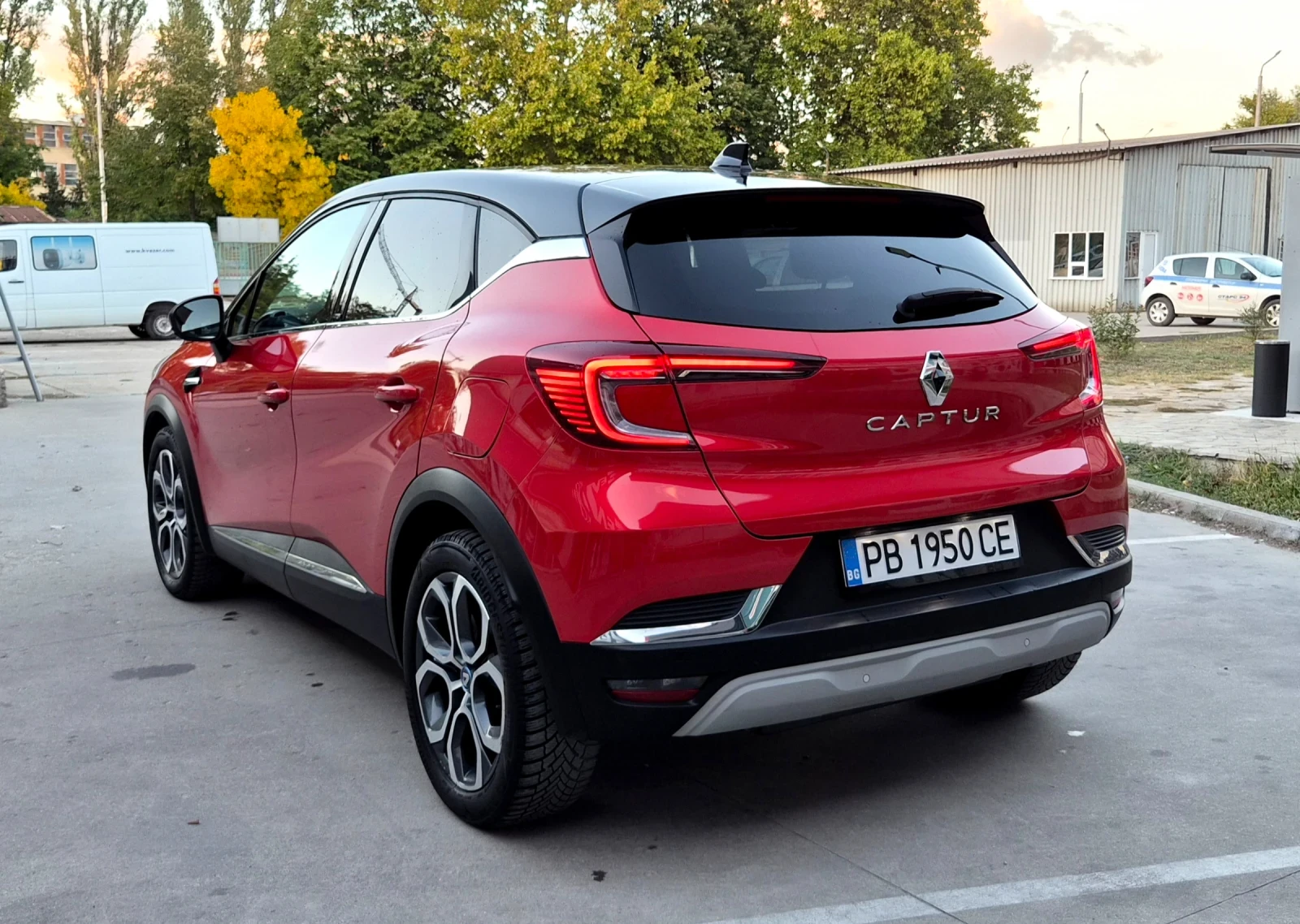 Renault Captur Plug-in Hybrid /88000км/ В ГАРАНЦИЯ /Обслужен - изображение 3