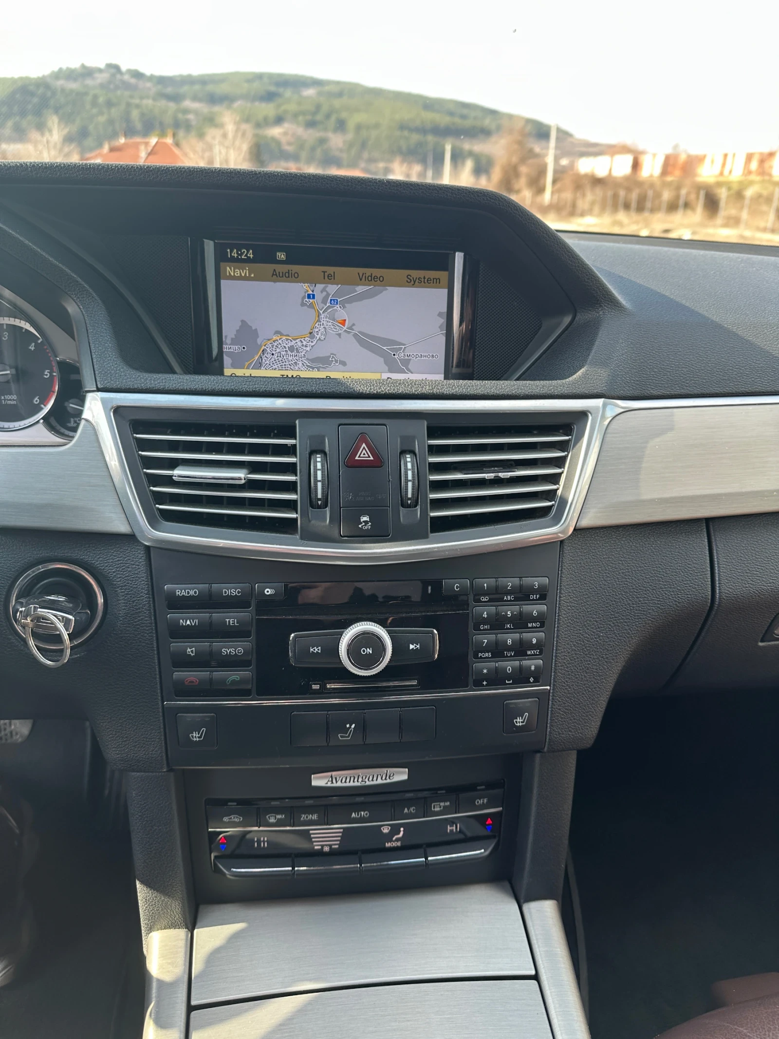 Mercedes-Benz E 350  - изображение 10