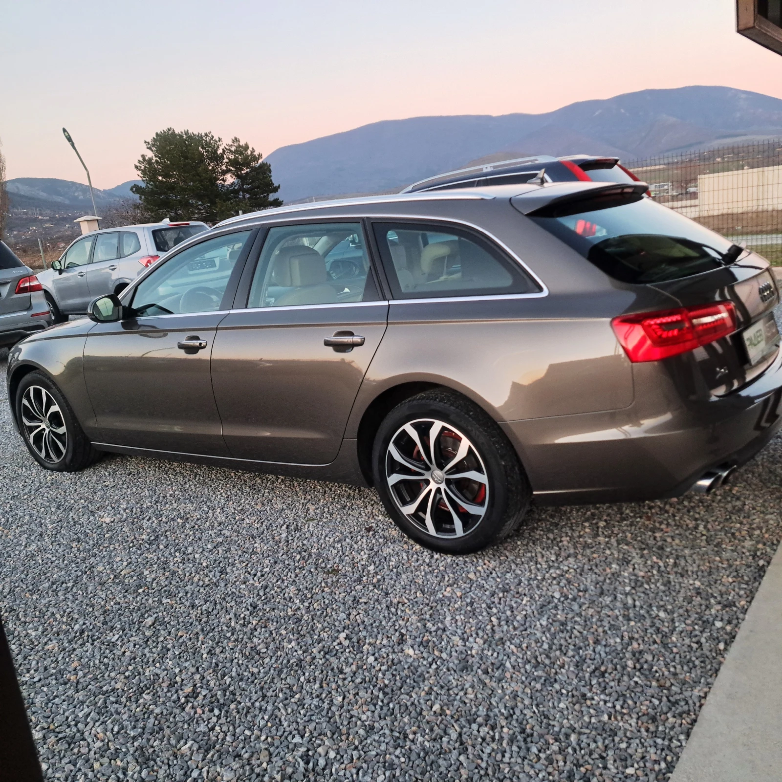 Audi A6 2.0TDI* DISTR* BOSE* LED* NAVI* CAM* FULL&FULL, снимка 4 - Автомобили и джипове - 53847785