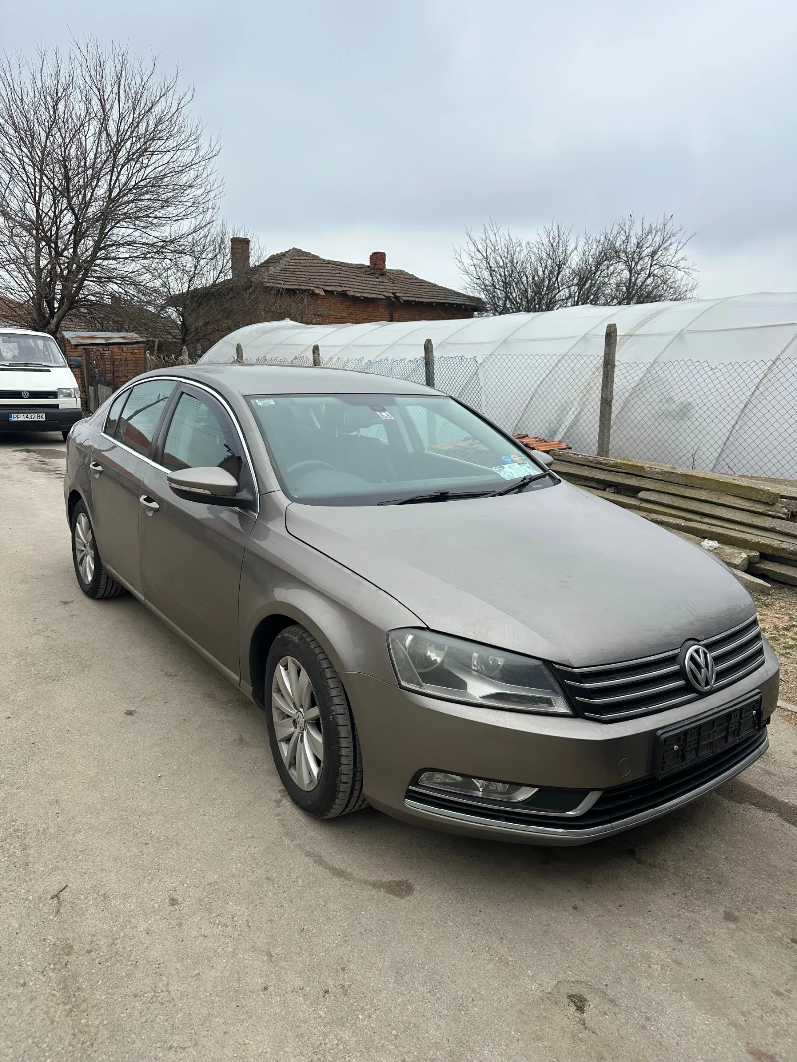 VW Passat, снимка 2 - Автомобили и джипове - 53877393