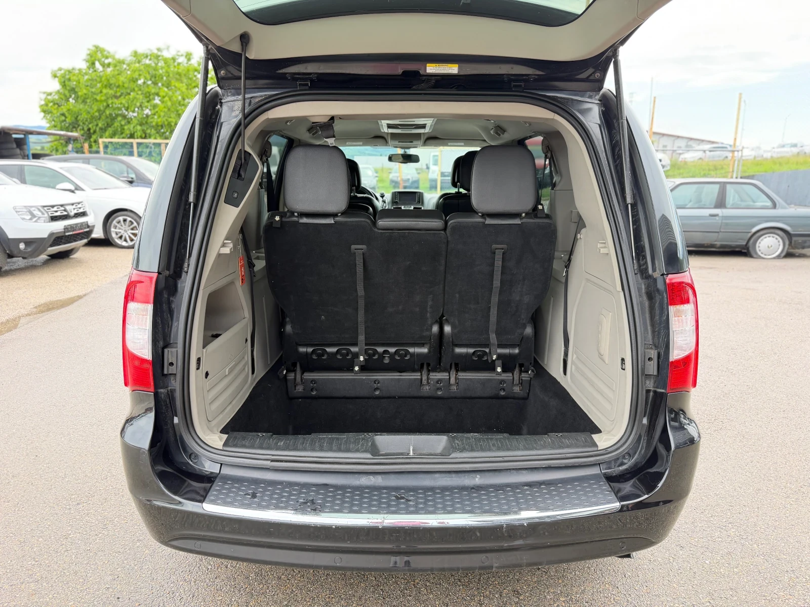 Lancia Voyager 2.8GRDI AUTOMATIC 7МЕСТА, снимка 16 - Автомобили и джипове - 53989785