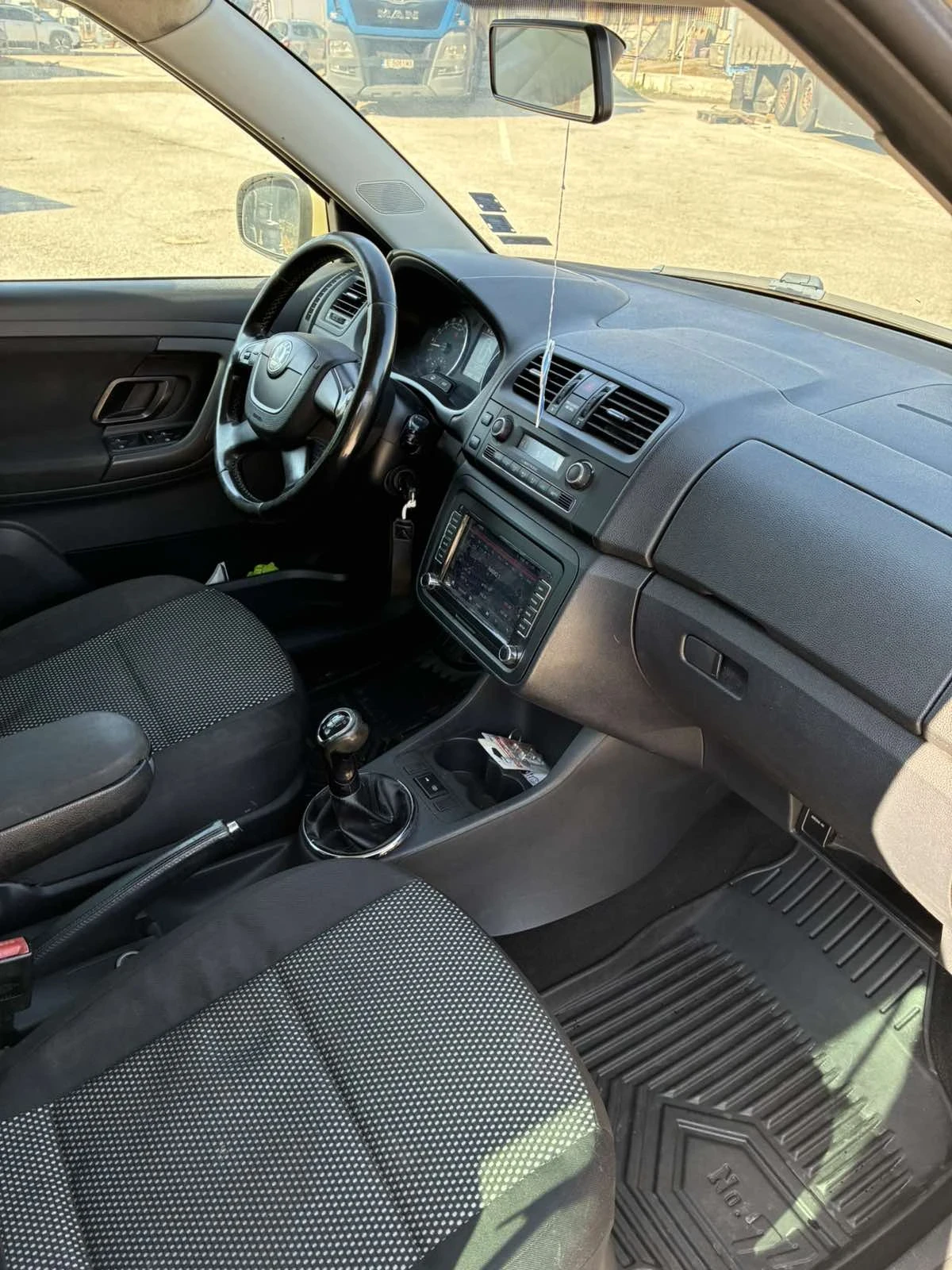 Skoda Fabia Скаут, снимка 5 - Автомобили и джипове - 54101521