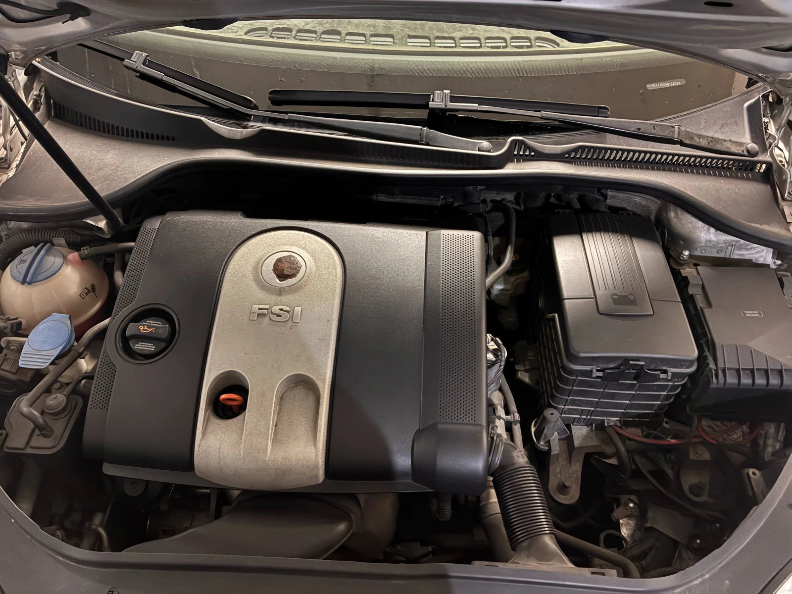 VW Golf 1.6 FSI, снимка 8 - Автомобили и джипове - 54243054