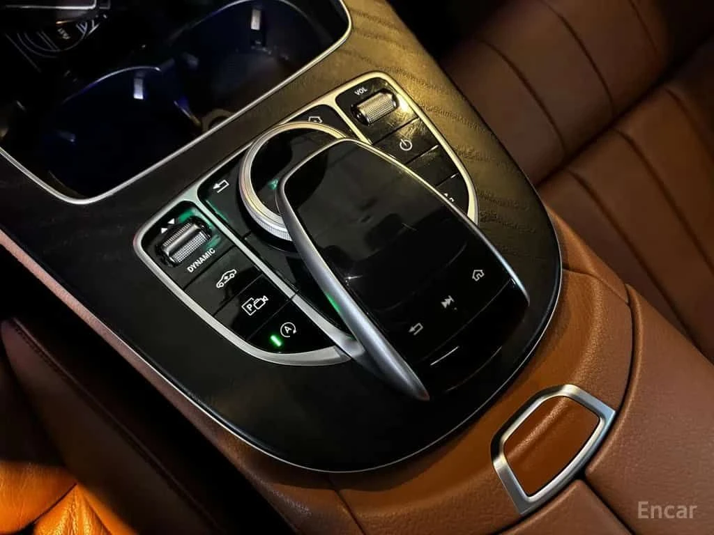 Mercedes-Benz E 220 d Coupe AMG Pkg HUD PANO, снимка 14 - Автомобили и джипове - 55523980