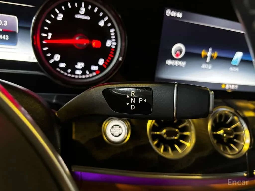 Mercedes-Benz E 220 d Coupe AMG Pkg HUD PANO, снимка 9 - Автомобили и джипове - 55523980