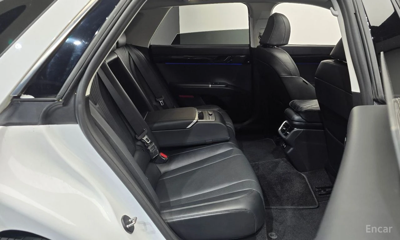 Hyundai Grandeur 3.5* ГАЗ* ДИСТРОНИК* ОБДУХ* 360* BOSE* КРАЙНА ЦЕНА, снимка 13 - Автомобили и джипове - 55532303