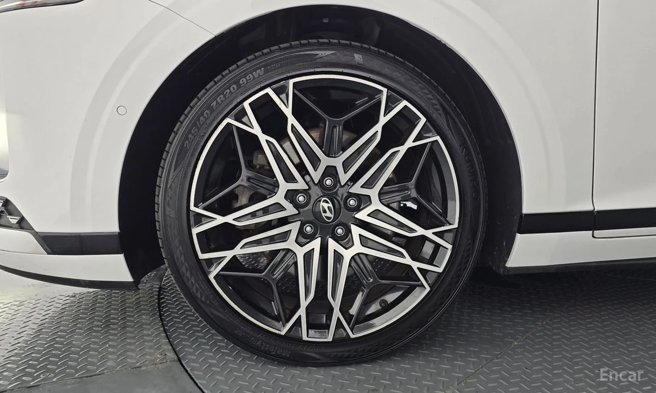 Hyundai Grandeur 3.5* ГАЗ* ДИСТРОНИК* ОБДУХ* 360* BOSE* КРАЙНА ЦЕНА, снимка 5 - Автомобили и джипове - 55532303