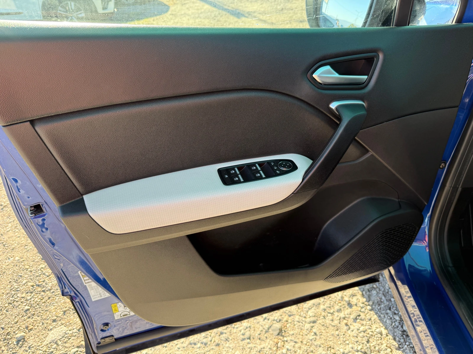 Renault Captur Mhybrid, снимка 6 - Автомобили и джипове - 56362160