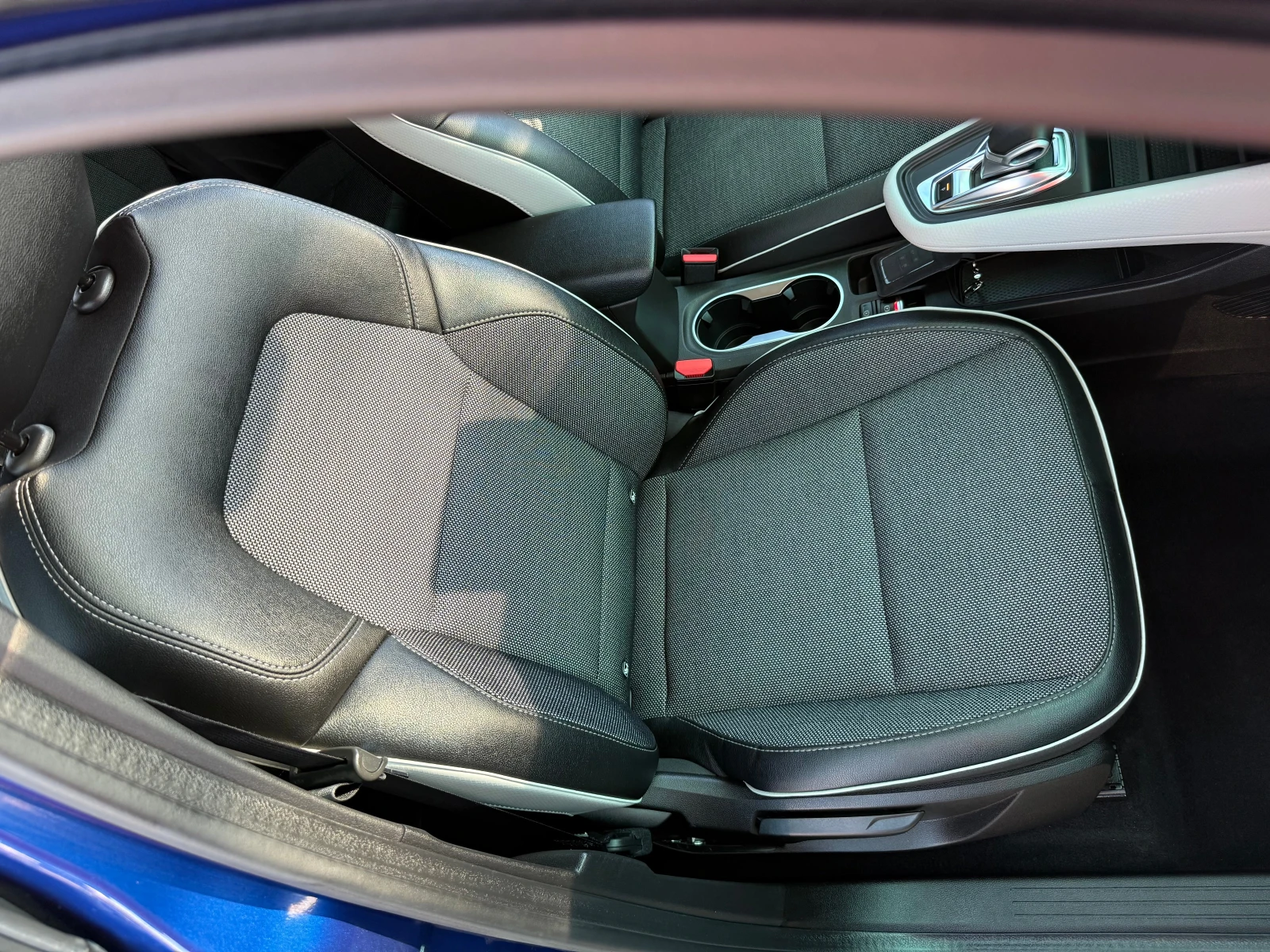 Renault Captur Mhybrid, снимка 16 - Автомобили и джипове - 56362160