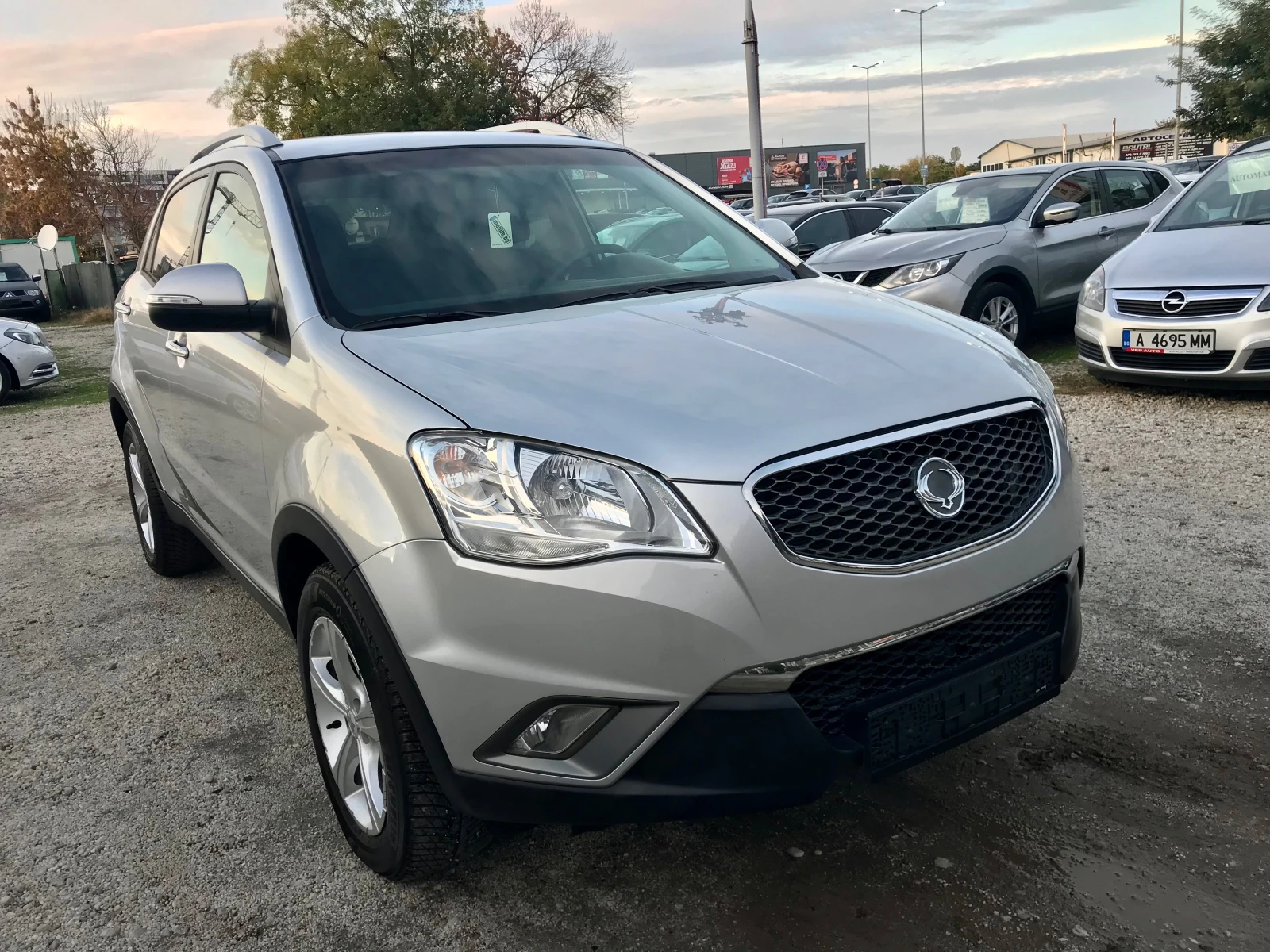 SsangYong Korando 2.0d-175kc.-4x4-6ck., снимка 2 - Автомобили и джипове - 56641180