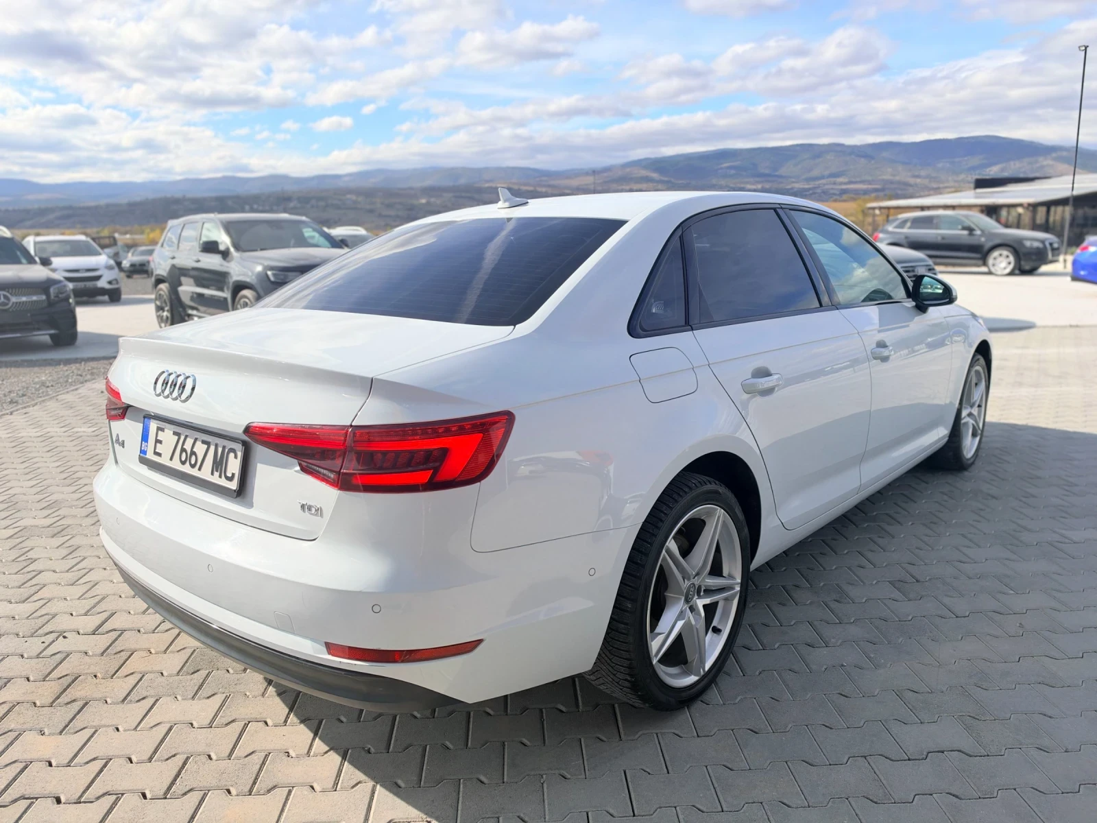 Audi A4 2.0TDI Собствен лизинг!!!, снимка 5 - Автомобили и джипове - 56730277