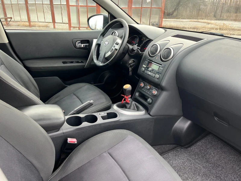 Nissan Qashqai 1.5DCI , снимка 15 - Автомобили и джипове - 48804203