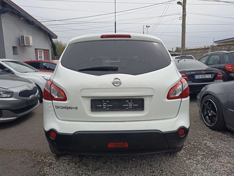 Nissan Qashqai 2.0i 4x4 7 местен, снимка 4 - Автомобили и джипове - 52412459