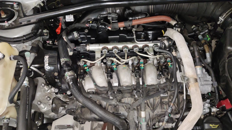 Citroen C-Crosser 2.2 HDI-Реновиран, снимка 16 - Автомобили и джипове - 52700097