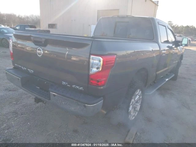 Nissan Titan crew cab SL, снимка 4 - Автомобили и джипове - 49191552