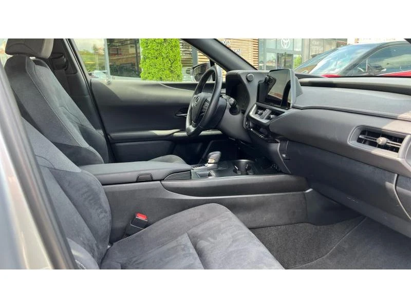 Lexus UX 300H Executive, снимка 10 - Автомобили и джипове - 54791293