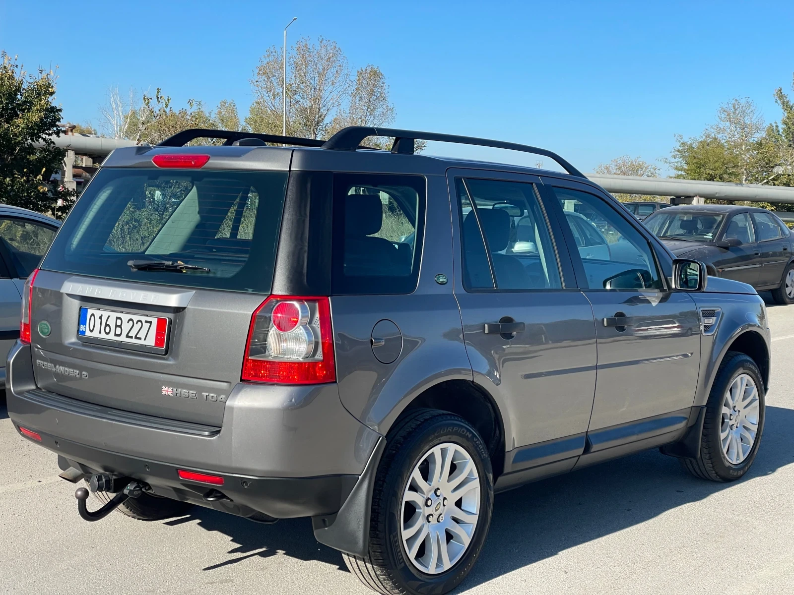 Land Rover Freelander HSE 2.2TD4, 6 СКОРОСТИ, КОЖА, НАВИГАЦИЯ, ТЕГЛИЧ - изображение 4