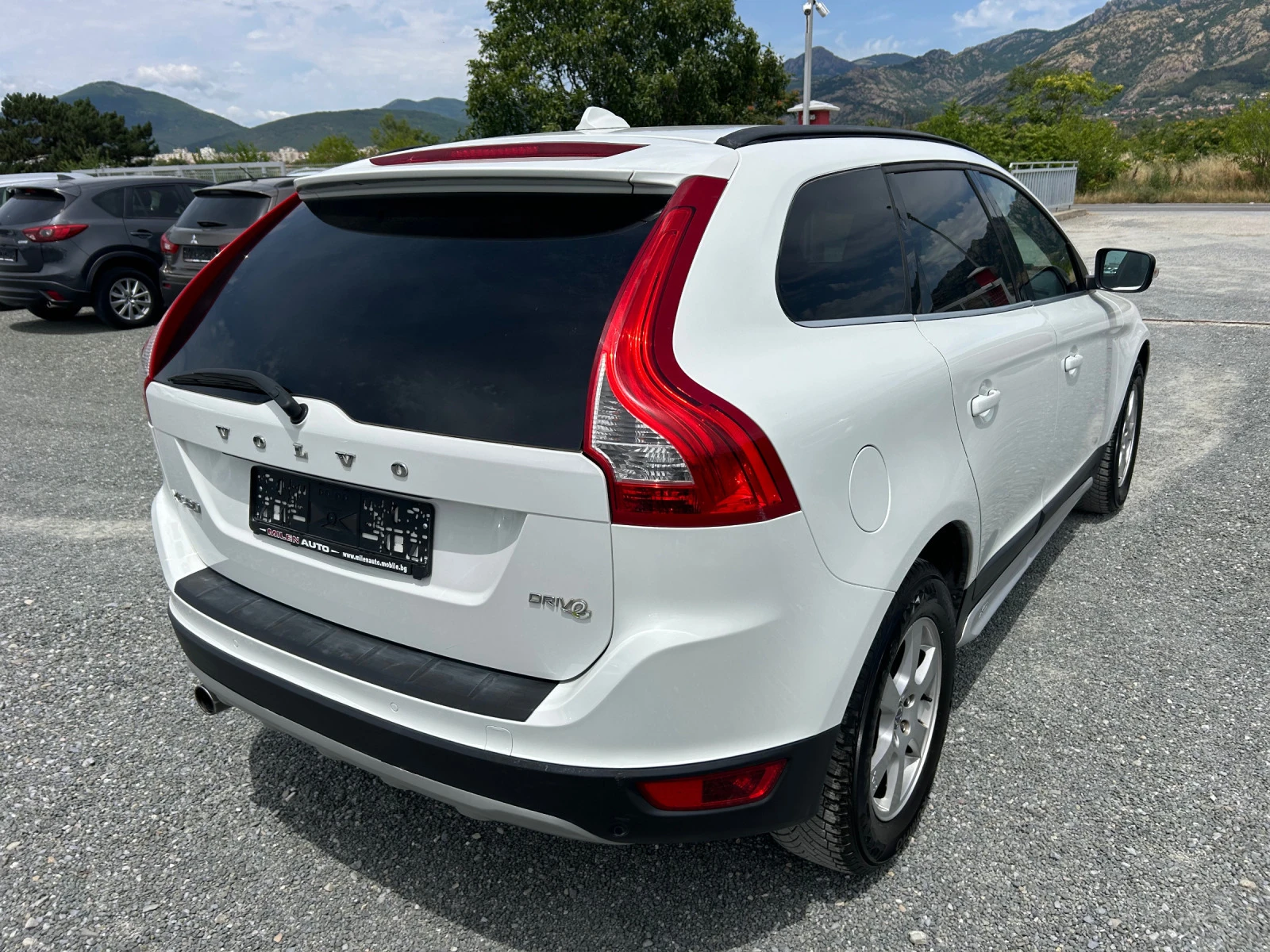 Volvo XC60 (KATO НОВА) - изображение 6