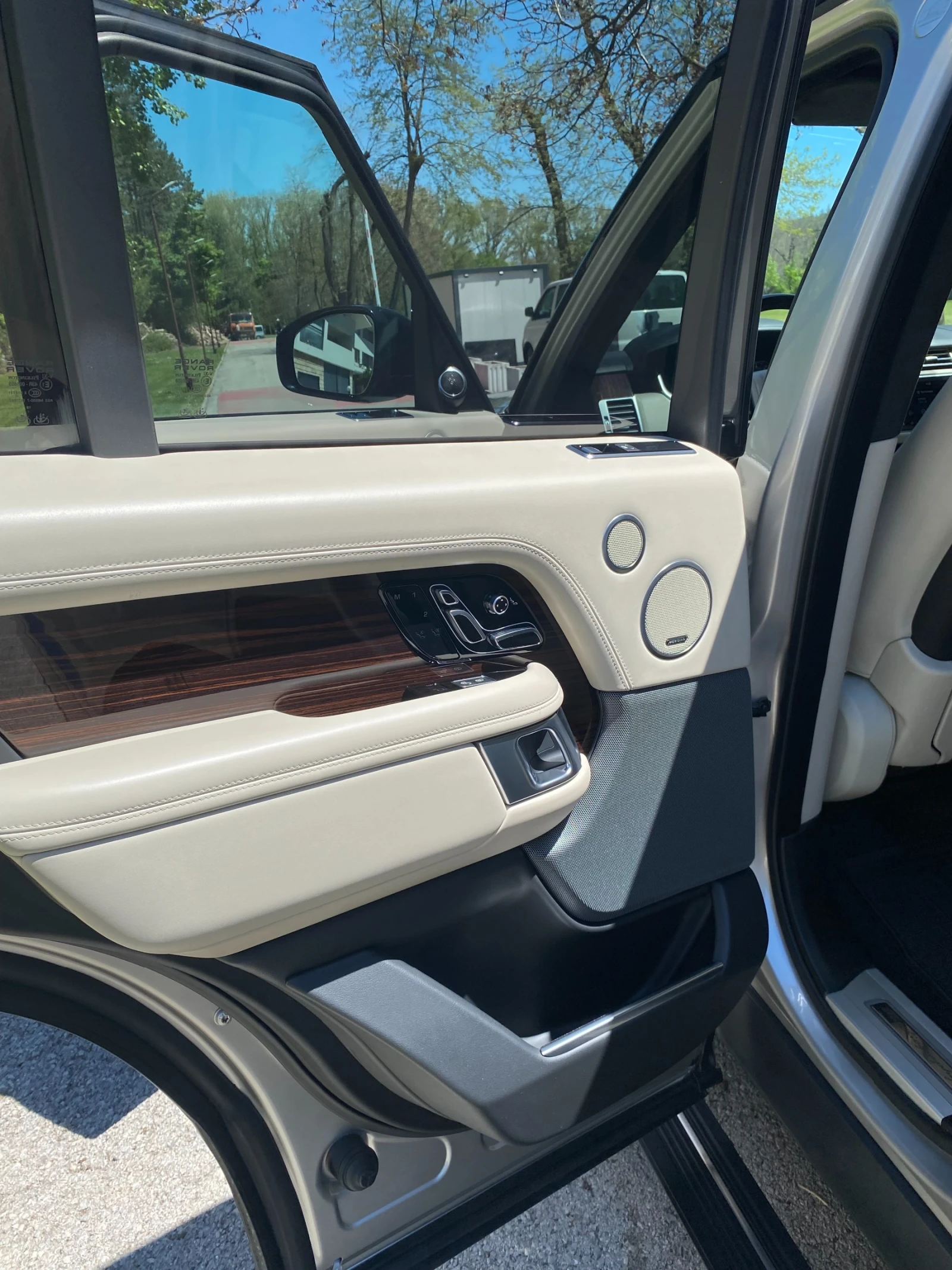 Land Rover Range rover AUTOBIOGRAOHY - изображение 9