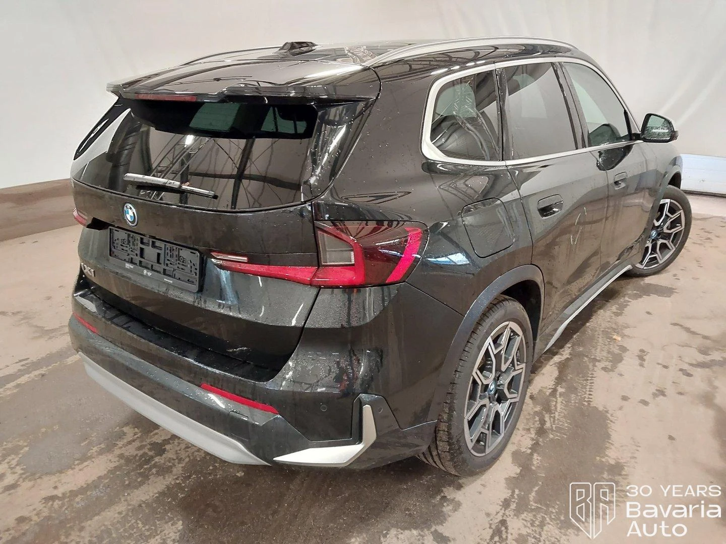 BMW iX1 30 xDrive  - изображение 3