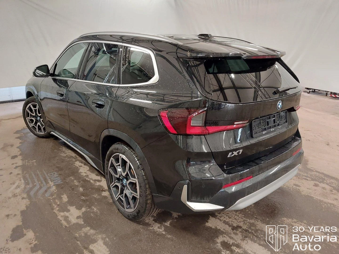 BMW iX1 30 xDrive  - изображение 2