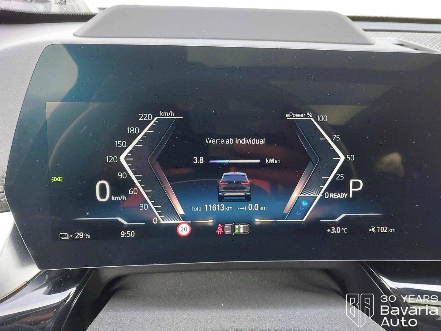 BMW iX1 30 xDrive  - изображение 10