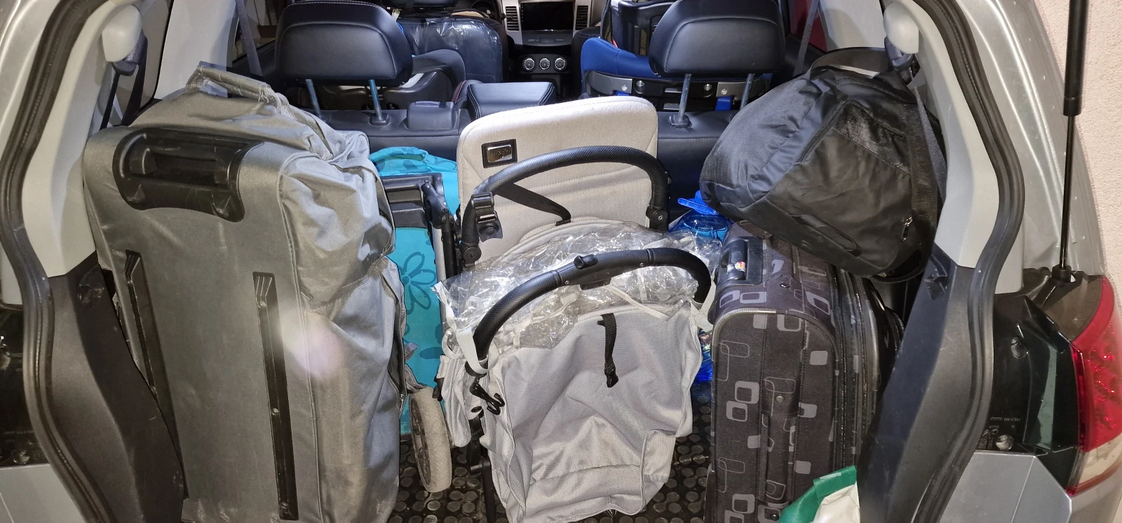 Citroen C-Crosser 2.2 HDI-Реновиран - изображение 3