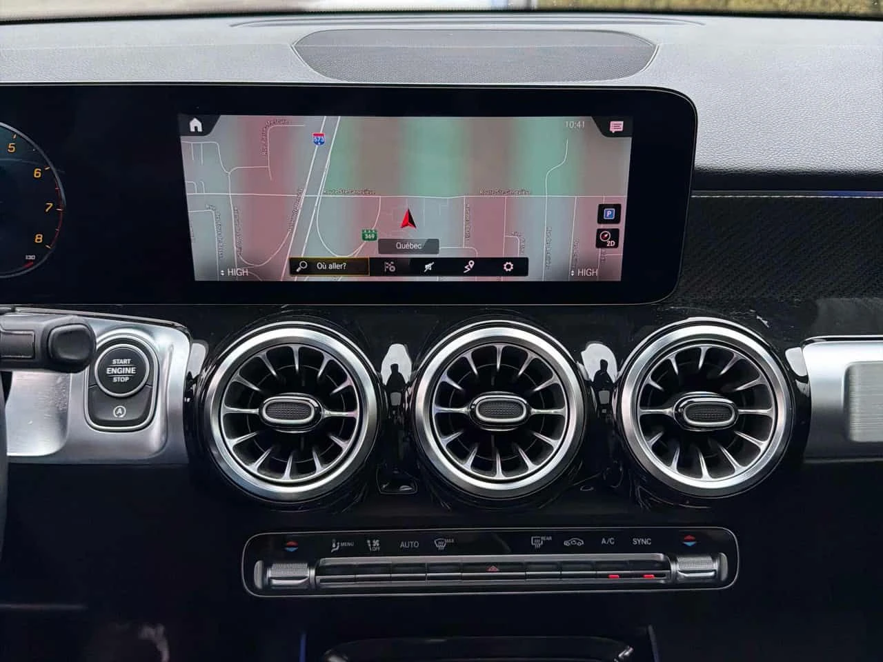 Mercedes-Benz GLB 250 4MATIC SUV /360/DISTRONIC/ГУМИ, снимка 9 - Автомобили и джипове - 53953952