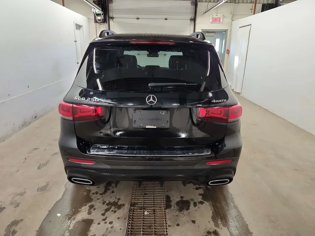 Mercedes-Benz GLB 250 | DISTRONIC | 360 | AMBIENT | PANO |  | Mobile.bg � ����������� 6