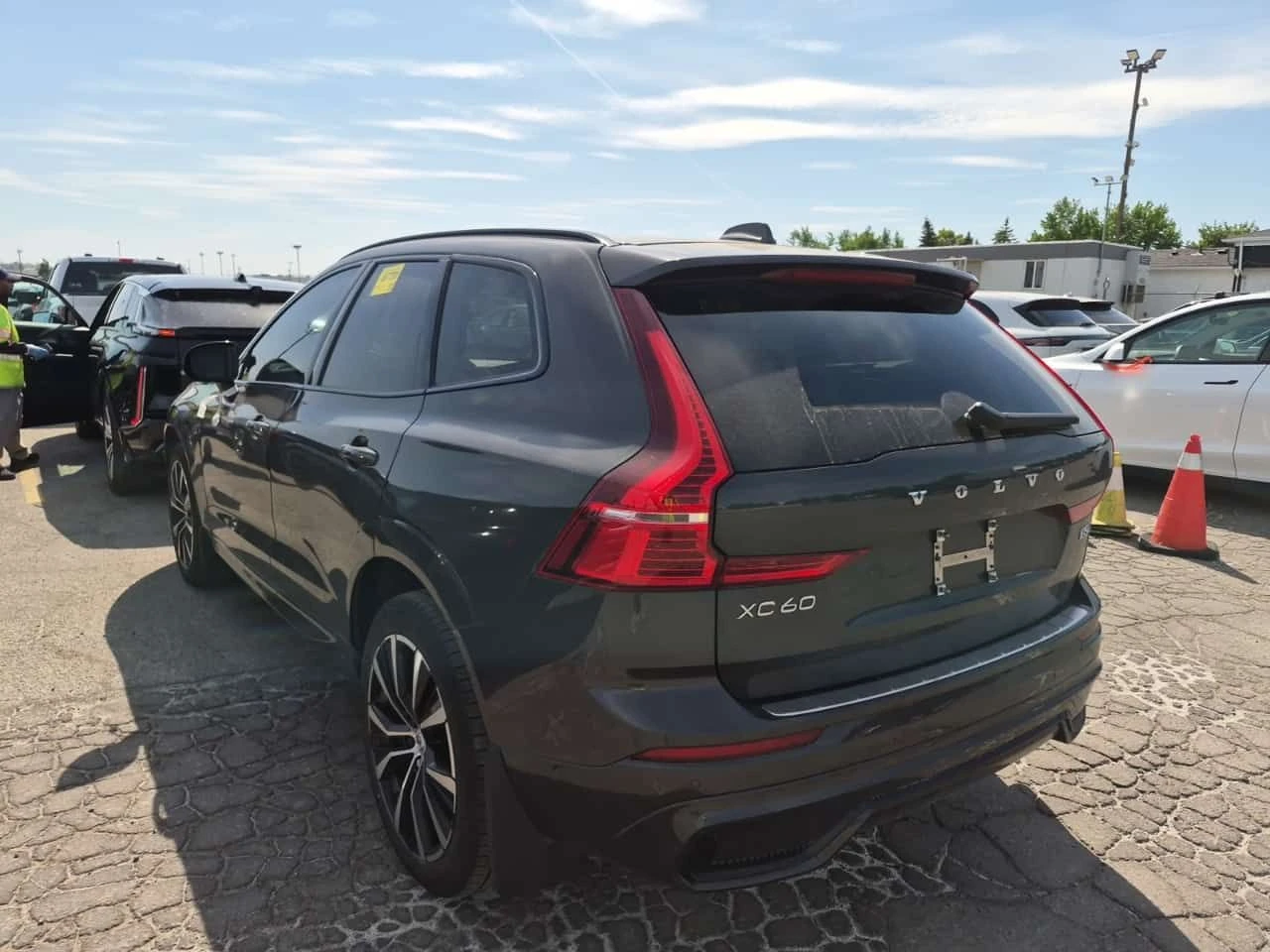 Volvo XC60 * PLUS DARK THEME * CARFAX * Един собственик * , снимка 4 - Автомобили и джипове - 54915847