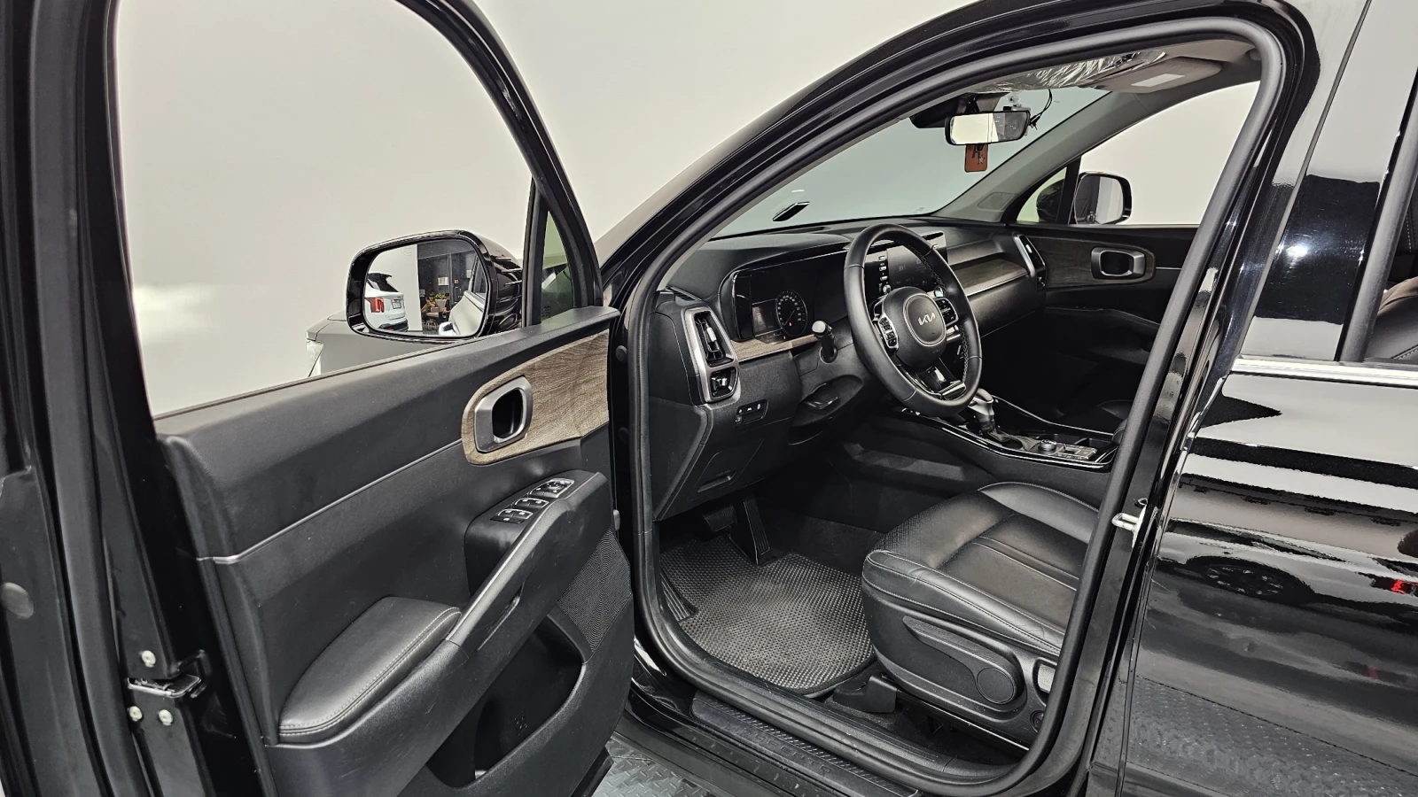 Kia Sorento 2.2* ПОДГРЕВ ВОЛАН* КРАЙНА ЦЕНА, снимка 10 - Автомобили и джипове - 55336583