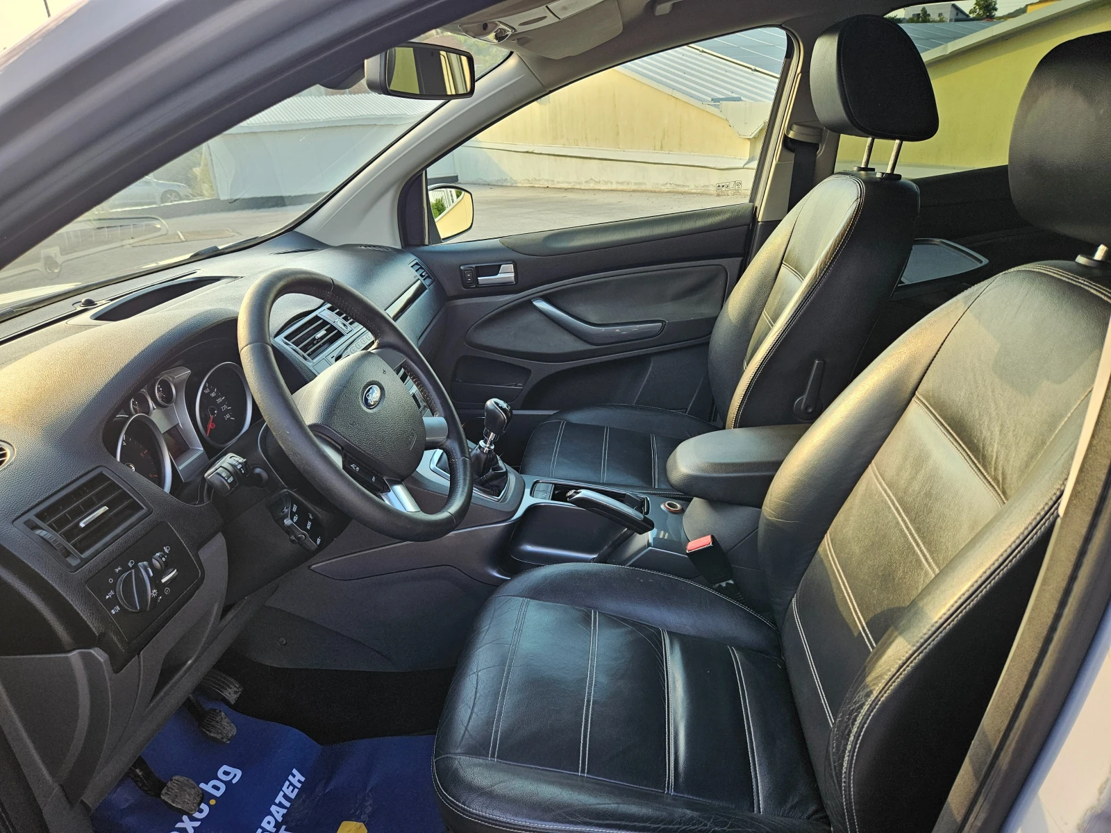 Ford Kuga 2.0 KEYLESS КОЖА ПОДГРЕВ TITANIUM , снимка 10 - Автомобили и джипове - 55564803